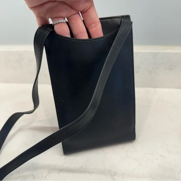 Shinola Little Birdy Wallet Crossbody Bag in black - Picture 7 of 12